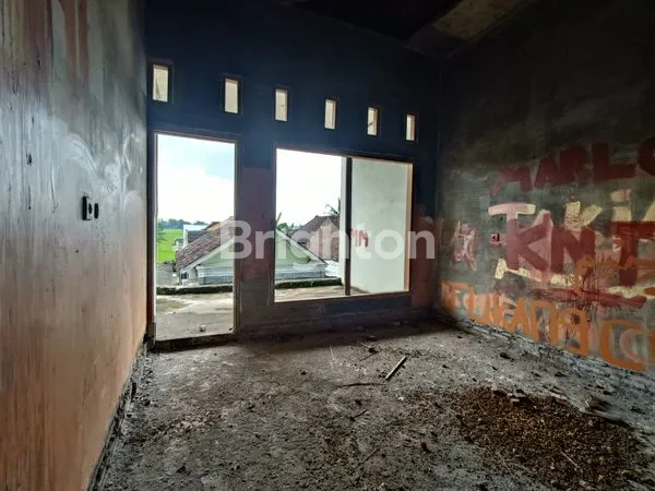 image RUMAH HOOK 2LANTAI BUTUH REHAB SUKODONO (6)