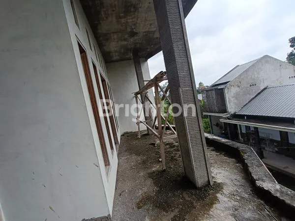 image RUMAH HOOK 2LANTAI BUTUH REHAB SUKODONO (7)