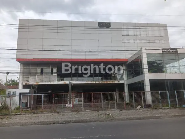 KOMERSIL AREA TENGAH KOTA KEDIRI