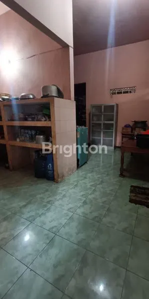 image DIJUAL  RUMAH DAN TOKO BESERTA ISINYA (8)