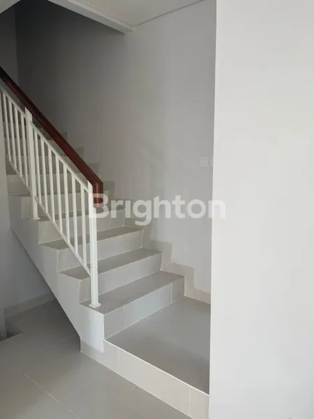 image RUMAH CANTIK 2 LT SIAP HUNI CLUSTER KARELIA VILLAGE GADING SERPONG (7)