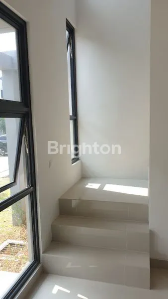 image RUMAH BARU MINIMALIS YUTHICA BSD SIAP HUNI (8)