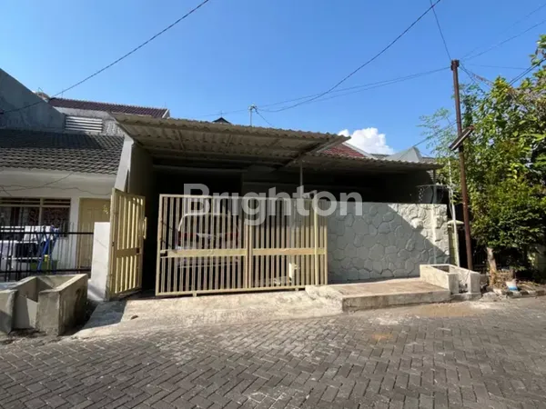 image RUMAH SEMI MINIMALIS DI SUTOREJO TIMUR (1)
