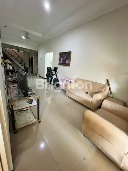 image RUMAH SEMI MINIMALIS DI SUTOREJO TIMUR (2)