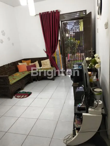 image DIJUAL RUMAH SEMIFURNISH TENGAH KOTA LOKASI DALAM PERUMAHAN WIKA AMAN NYAMAN HARGA NEGO (3)