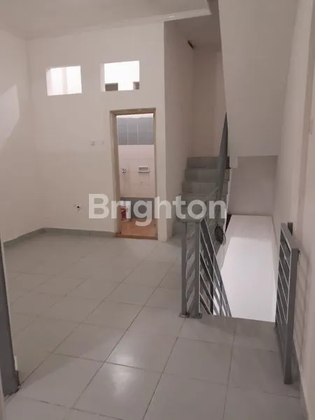 image RUKO  21/2 LANTAI SIAP HUNI TELUK GONG SELATAN JAKARTA UTARA (4)