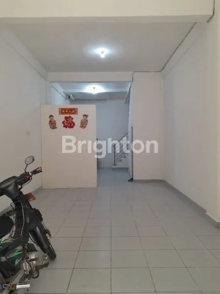 image RUKO  21/2 LANTAI SIAP HUNI TELUK GONG SELATAN JAKARTA UTARA (3)