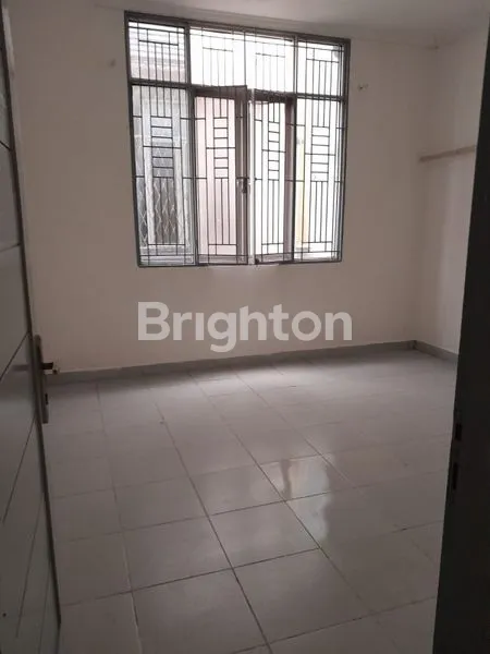 image RUKO  21/2 LANTAI SIAP HUNI TELUK GONG SELATAN JAKARTA UTARA (5)