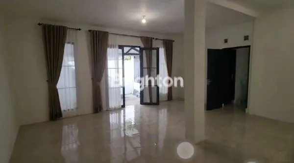 image RUMAH BESAR SIAP HUNI NON FURNISH (5)