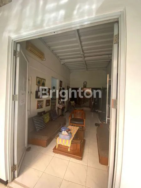 image RUMAH CANTIK 2,5 LANTAI SEMI FURNISH DI BUMI BINTARO PERMAI (8)
