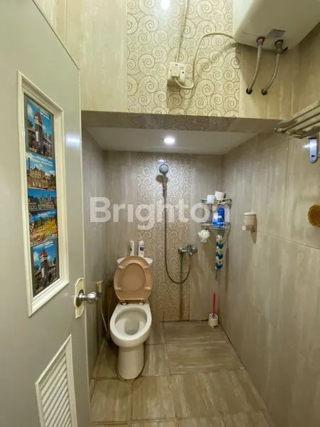image RUMAH CANTIK 2,5 LANTAI SEMI FURNISH DI BUMI BINTARO PERMAI (4)