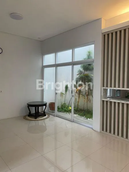 image RUMAH BARU MODERN DAN SIAP HUNI LOKASI STRATEGIS (3)