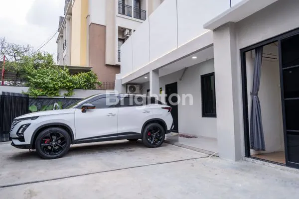 image RUMAH KOS KOST MAMPANG PRAPATAN 400M2 KONDISI AKTIF FULL SHM JAKARTA SELATAN (5)