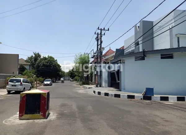 image RUMAH HOOK BAGUS DI NGINDEN INTAN ROW JALAN LEBAR  (2)