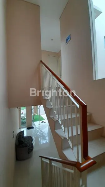 image RUMAH TERAWAT DAN SIAP HUNI 2 LANTAI DI GRAND PAKUWON (4)