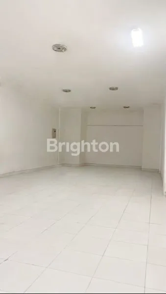 image RUKO 2 LANTAI SIAP PAKAI DI LOKASI STRATEGIS ARAH BANDARA  (5)