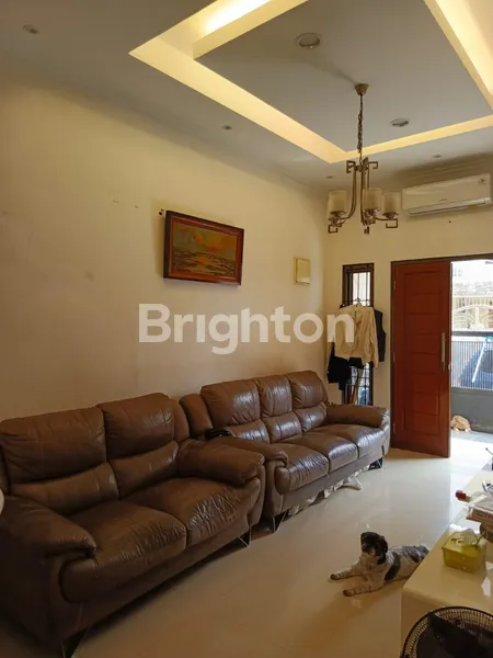 image RUMAH 3 1/2 LANTAI SIAP HUNI DI METRO PERMATA 1 KARANG TENGAH  TANGERANG (2)