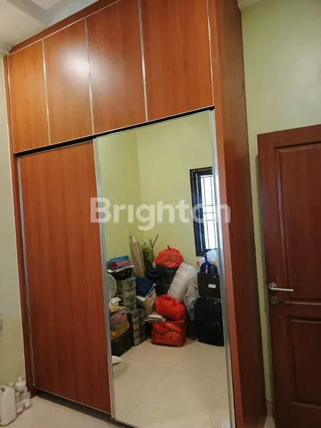 image RUMAH 3 1/2 LANTAI SIAP HUNI DI METRO PERMATA 1 KARANG TENGAH  TANGERANG (3)
