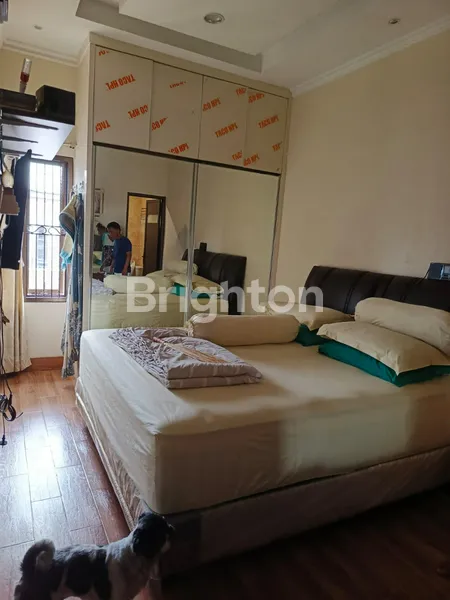 image RUMAH 3 1/2 LANTAI SIAP HUNI DI METRO PERMATA 1 KARANG TENGAH  TANGERANG (5)