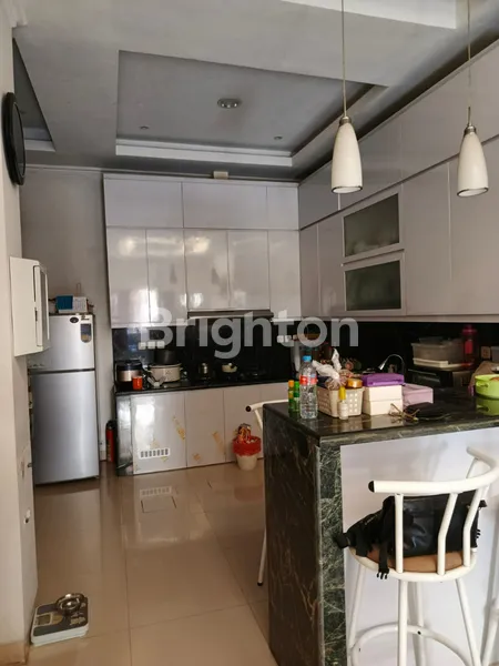 image RUMAH 3 1/2 LANTAI SIAP HUNI DI METRO PERMATA 1 KARANG TENGAH  TANGERANG (7)