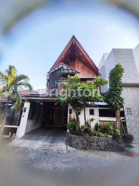 image RUMAH TERAWAT BAIK PALM SPRING REGENCY DEKAT JAMBANGAN, KARAH, MASTRIP (2)