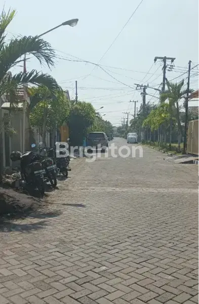 image RUMAH 2 LANTAI DI NIRWANA EKSEKUTIF DEKAT RAYA MERR (2)