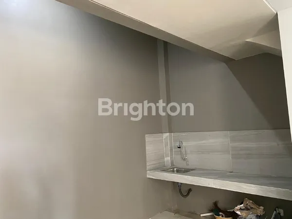 image RUMAH 2 LANTAI DI PANTAI MENTARI KENJERAN SURABAYA (2)