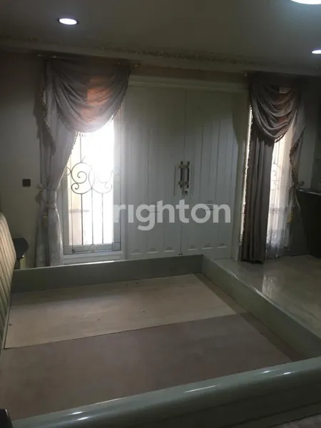 image RUMAH 2 LANTAI DI DHARMAHUSADA INDAH BARAT SURABAYA (5)