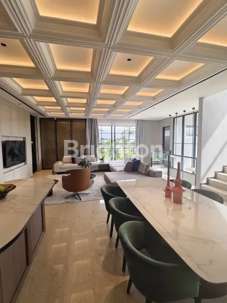 image RUMAH MEWAH 3 LANTAI LOKASI STRATEGIS & INVESTASI MENJANJIKAN (15)