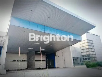 BANGUNAN TERAWAT STRATEGIS DI RAYA KLETEK, SIDOARJO