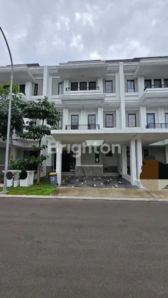 image RUMAH MEWAH DENGAN LIFT SUTERA WINONA ALAM SUTERA TANGERANG SELATAN  (1)