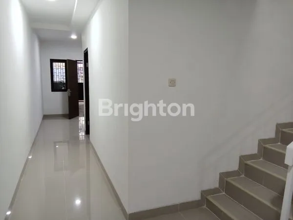 image RUMAH SIAP HUNI 2 LANTAI TANAH SEREAL TAMBORA (3)