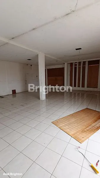 image RUKO 4 PINTU 2 LANTAI SIAP PAKAI EX ALFAMIDI DI JOMBANG (8)