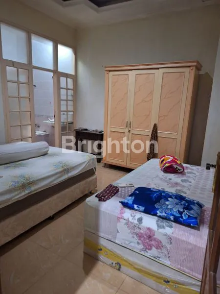 image RUMAH 2,1/2 LANTAI SIAP HUNI  LOK JL.ANGGREK (4)