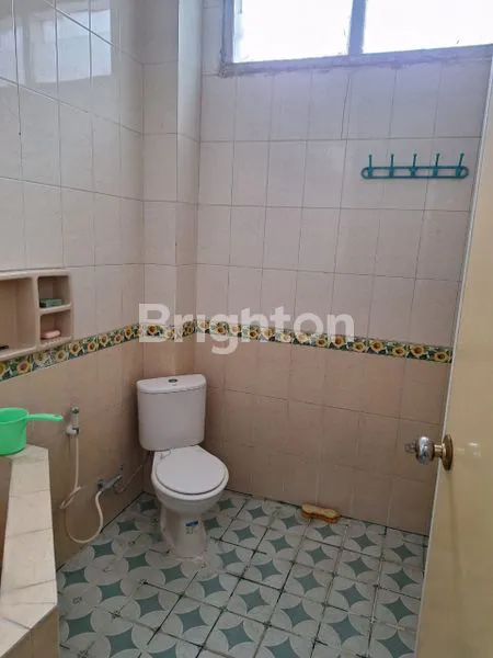 image RUMAH 2,1/2 LANTAI SIAP HUNI  LOK JL.ANGGREK (3)