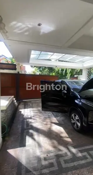 image RUMAH MEWAH 3 LANTAI HOOK PERMATA JINGGA (4)