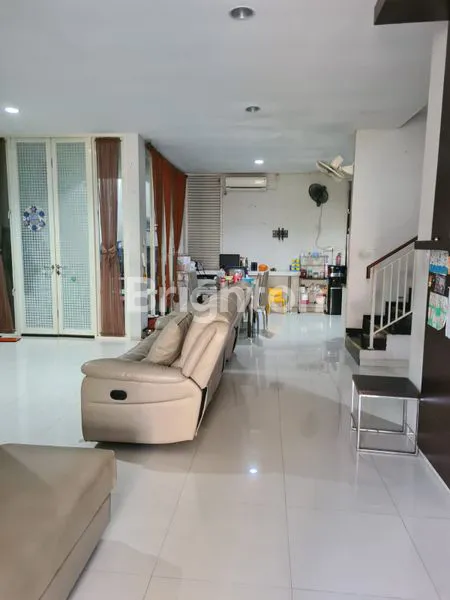 image RUMAH TERAWAT SIAP HUNI BUKIT PALMA (2)