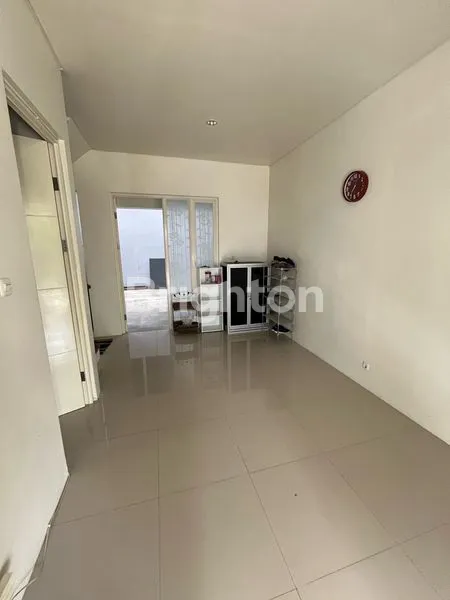 image RUMAH CANTIK MINIMALIS PUSAT KOTA (2)