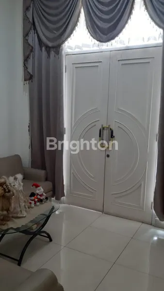 image RUMAH 3.5 LANTAI DI MERUYA SELATAN (4)