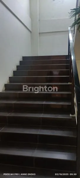 image NEEDS HUGE SPACE UNIT FOR RENT, GREAT DEAL FOR YOU (3)