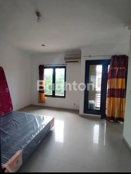 image RUMAH SIAP HUNI SELANGKAH PUSAT KOTA DI AKSES UTAMA SURABAYA (6)