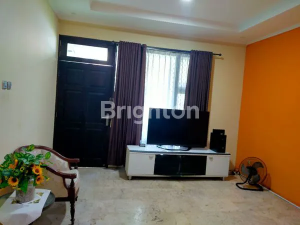 image DI JUAL CEPAT RUMAH 2 LANTAI SIAP HUNI. DAERAH PENGGILINGAN TAMAN PULO INDAH JAKATA TIMUR (5)