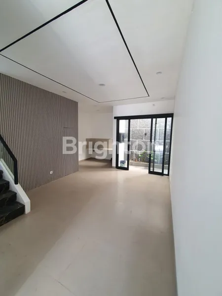 image BARUK 2LT BARU GRESS DEPAN MERR DEKAT RUNGKUT (2)