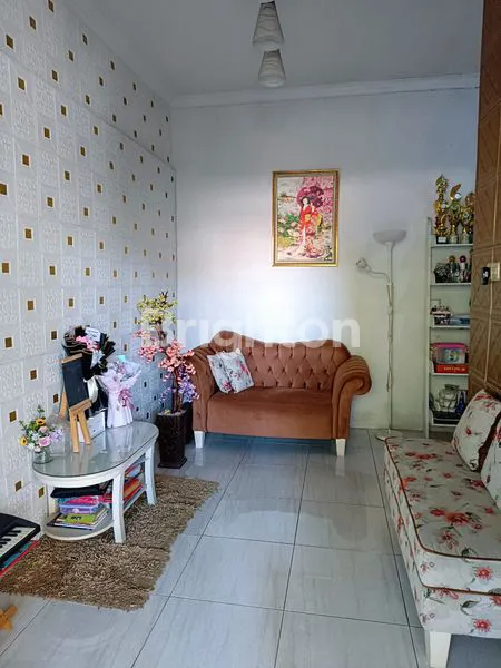 image RUMAH 2 LANTAI SIAP HUNI (5)