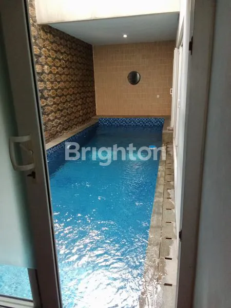 image RUMAH MEWAH BOULEVARD PREMIUM 2LT + POOL DI KOTA WISATA (4)