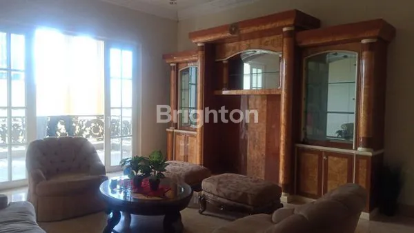 image RUMAH MEWAH DI JALAN RAYA MODERLAND TANGERANG (6)