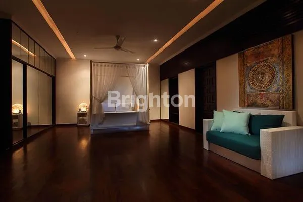image VILLA BESAR ONE GATE FULL VIEW DI GOA GONG JIMBARAN (5)