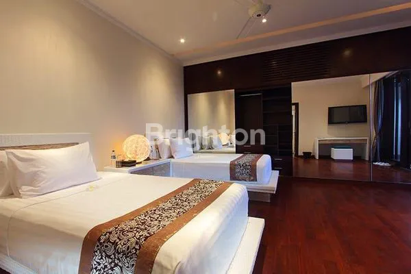 image VILLA BESAR ONE GATE FULL VIEW DI GOA GONG JIMBARAN (8)