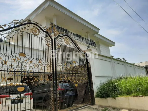 image RUMAH SUPER CANTIK SEMI FURNISHED  (1)