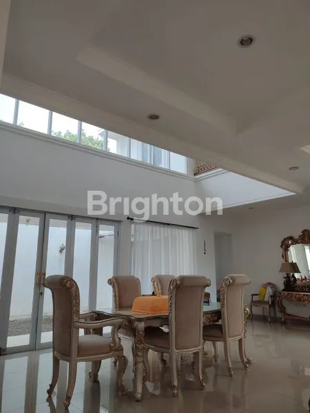 image RUMAH SUPER CANTIK SEMI FURNISHED  (7)